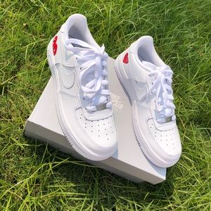 Nike Air Force 1 CDG red hearts